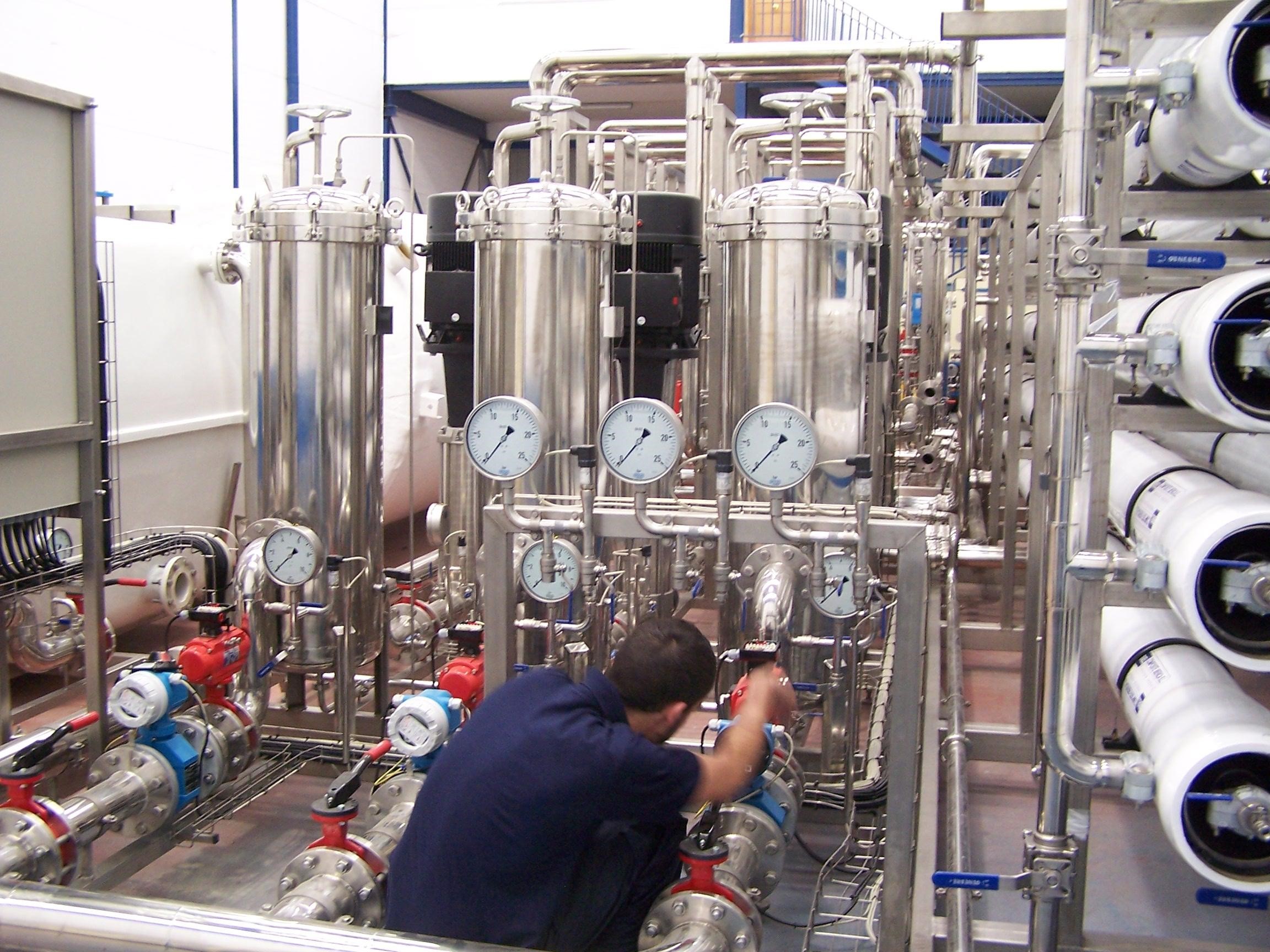 Mantenimiento de instalaciones de tratamiento de agua industrial